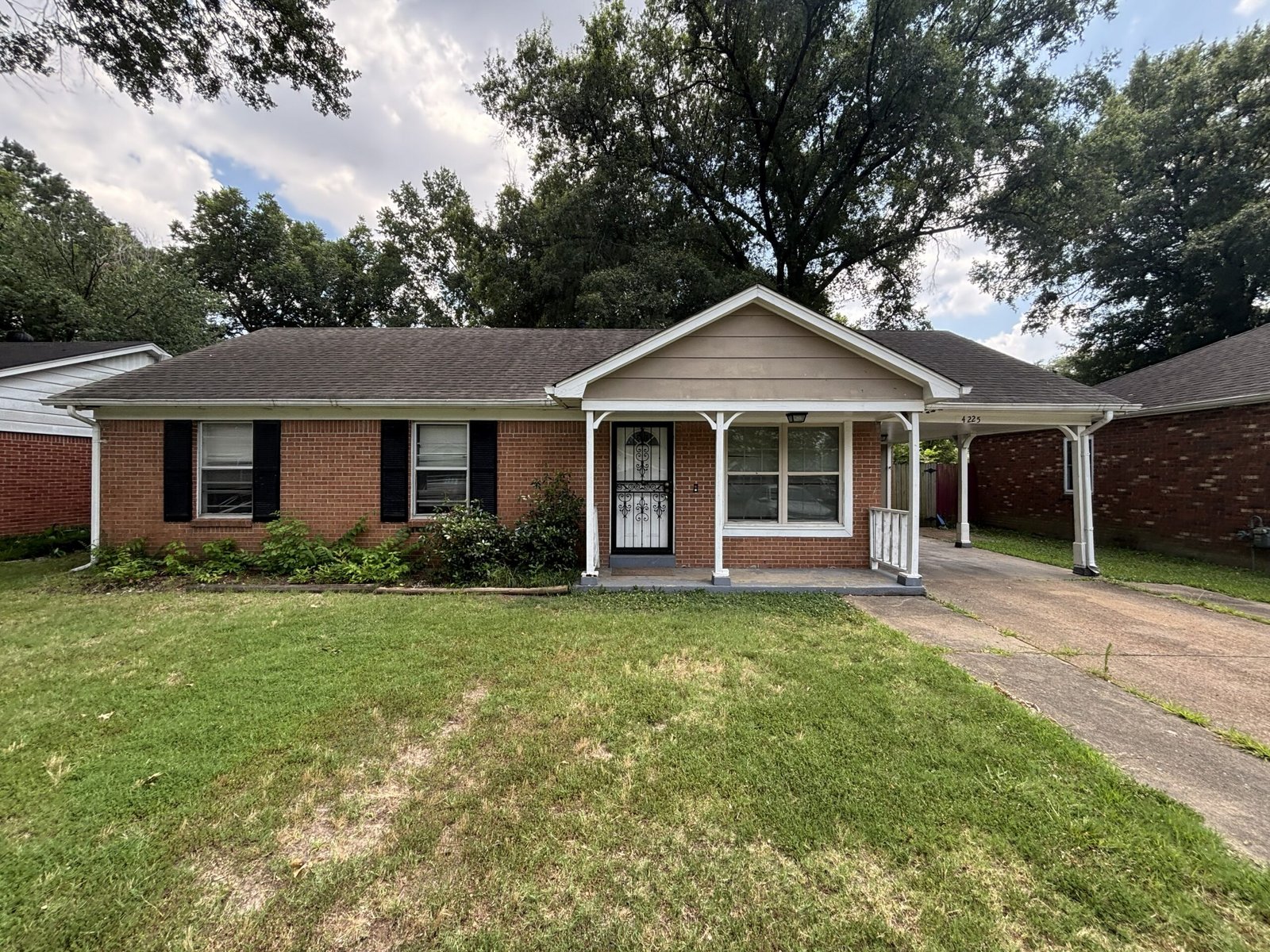 Brick home in Cherokee, Memphis TN