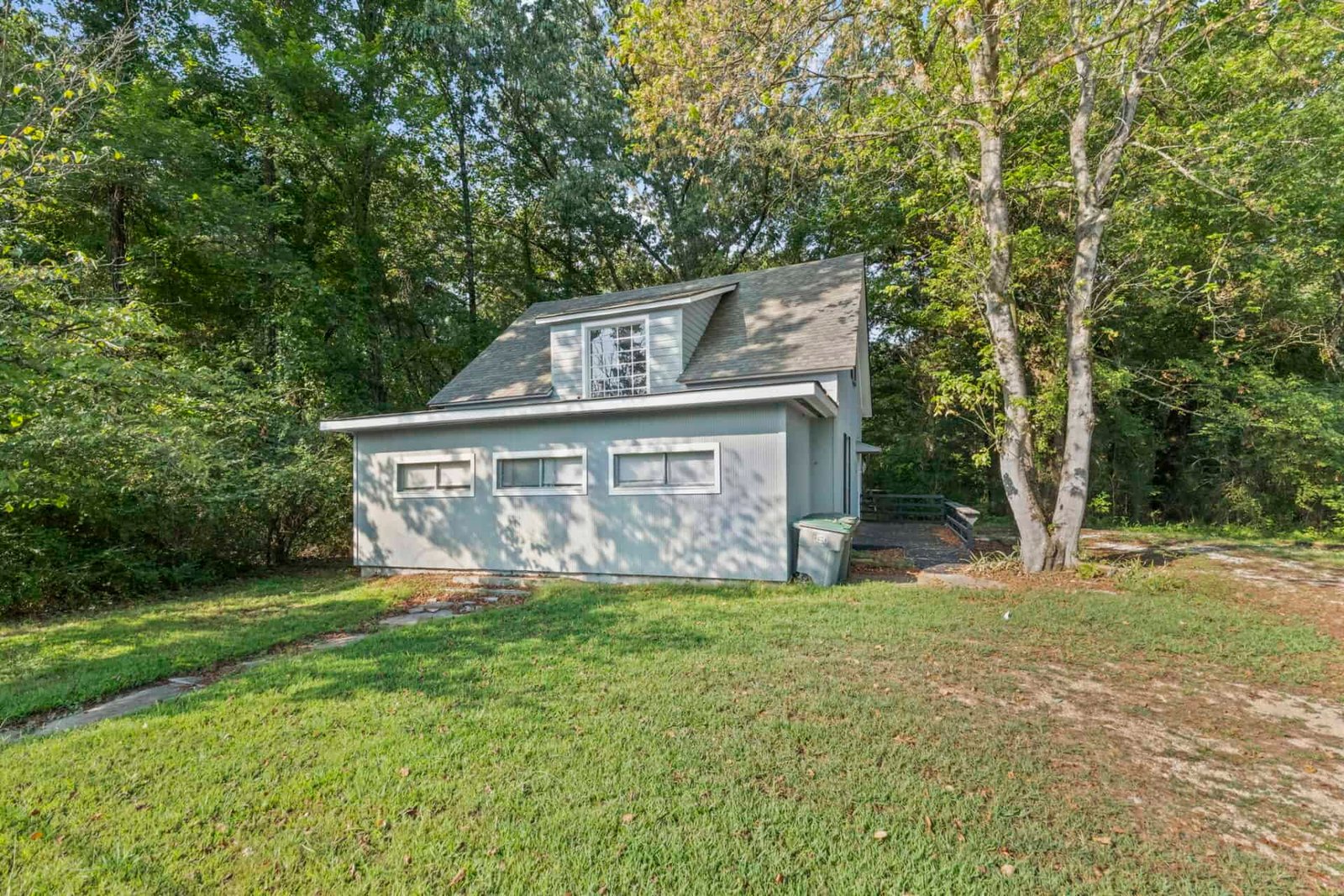 Updated farmhouse, Memphis TN area